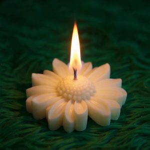 Daisy Flower Candle
